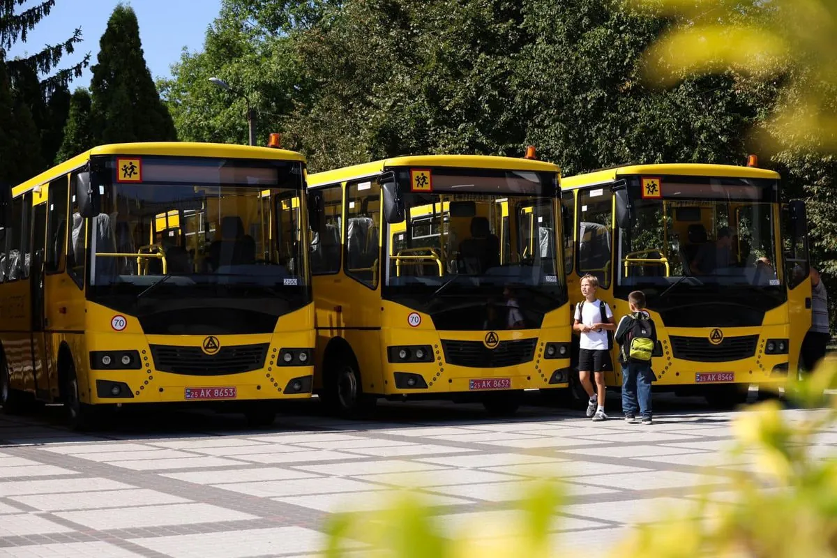 Kyiv Oblast hromadas receive 10 more school buses - Kravchenko