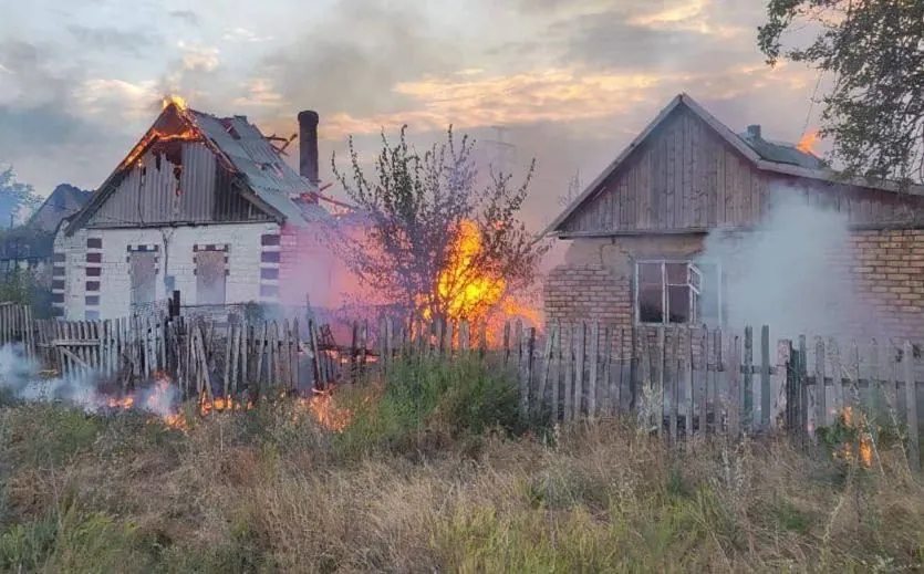 Окупанти обстріляли Дніпропетровщину: пошкоджено будівлі 