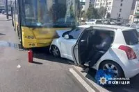 In Kyiv a car crashes into a trolleybus: two people are injured