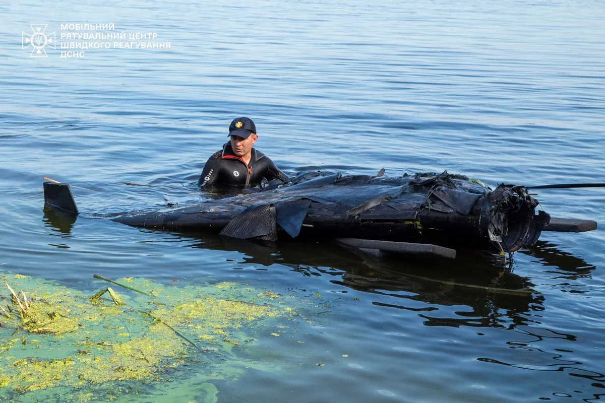 Водолазы-саперы изъяли из Днепра часть российского беспилотника