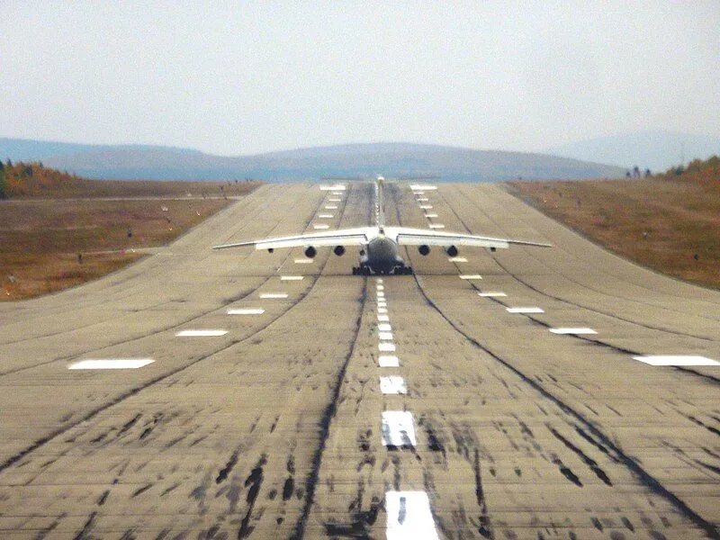 v-rf-zaiavyly-pro-zbyttia-bpla-za-7-kilometriv-vid-aerodromu-olenia-na-yakomu-bazuiutsia-tu-95