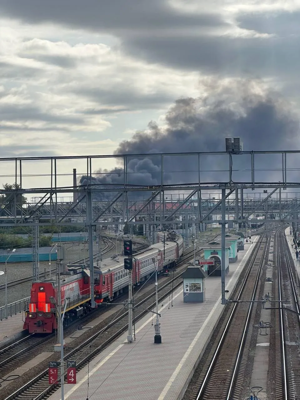 A fire broke out in Russia at the Omsktransmash plant, which produces sunbathers