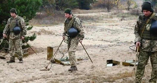 В Україні відкриють  спеціальний навчальний центр для саперів - Шмигаль