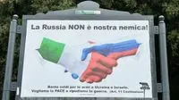 Posters “russia is not our enemy” appear in Italy