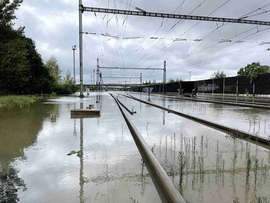 stykhiia-u-yevropi-paralizuvala-transport-reisy-skasovani-vvodiatsia-tymchasovi-zakhody-ukrzaliznytsia