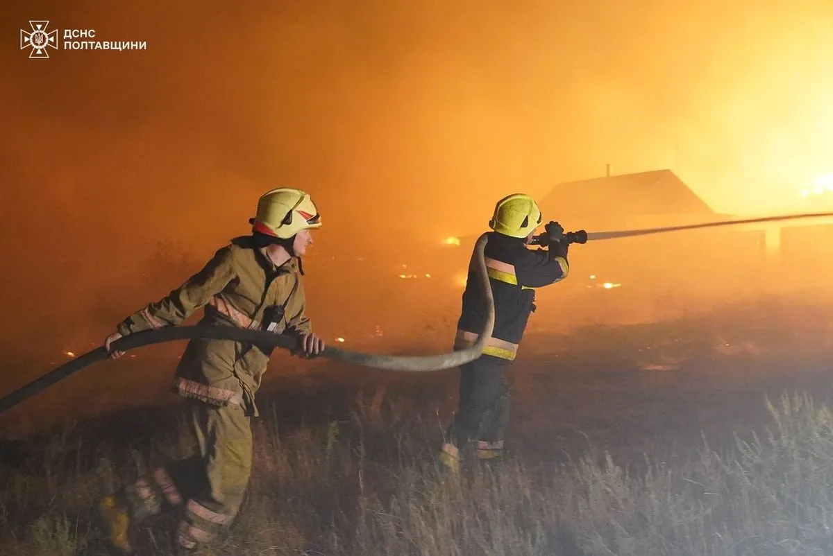 Rescuers fight large-scale forest fire in Poltava region: area of about 100 hectares