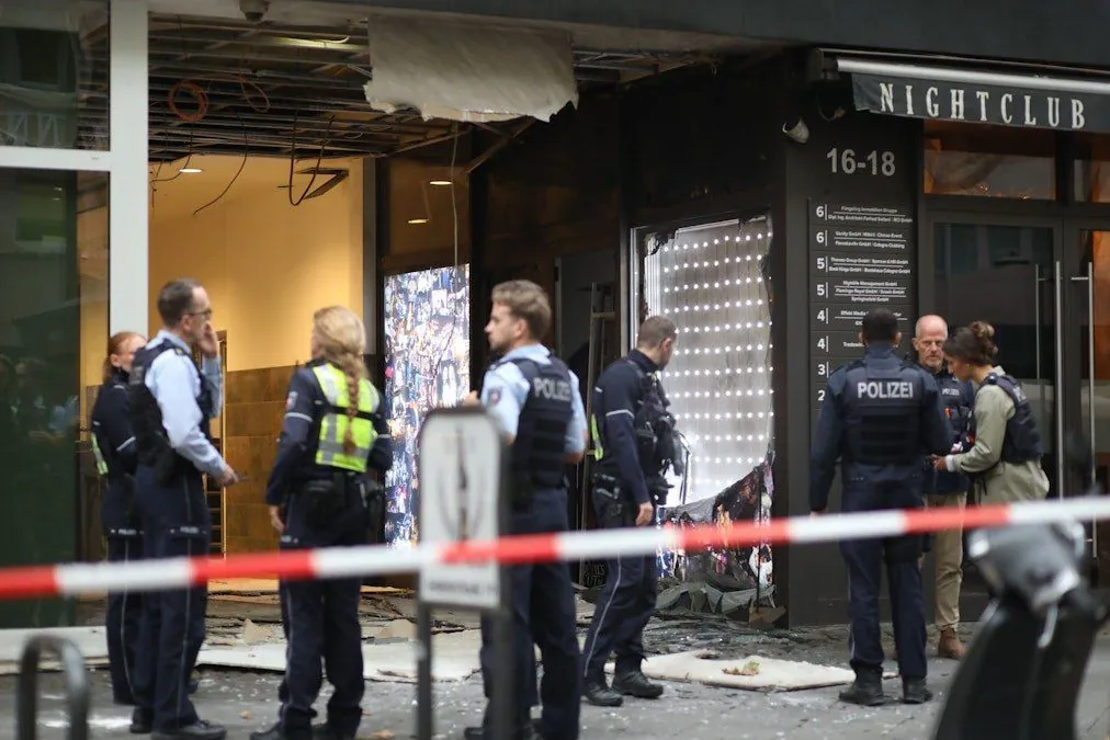 Explosion occurs near a club in the center of Cologne: one injured reported