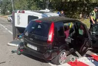 A fatal accident occurred on Stolychne Highway: a Ford and a Mercedes minibus collided