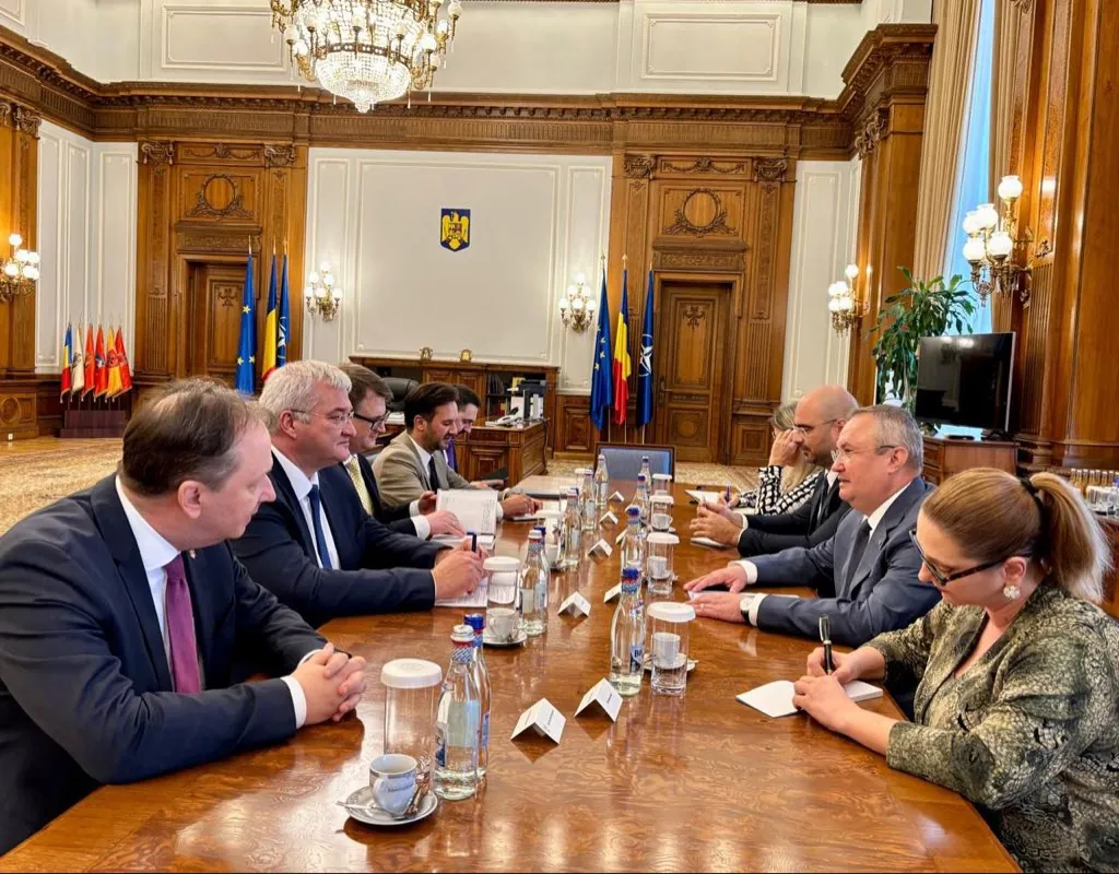 ukrainian-foreign-minister-discusses-defense-cooperation-with-romanian-senate-president