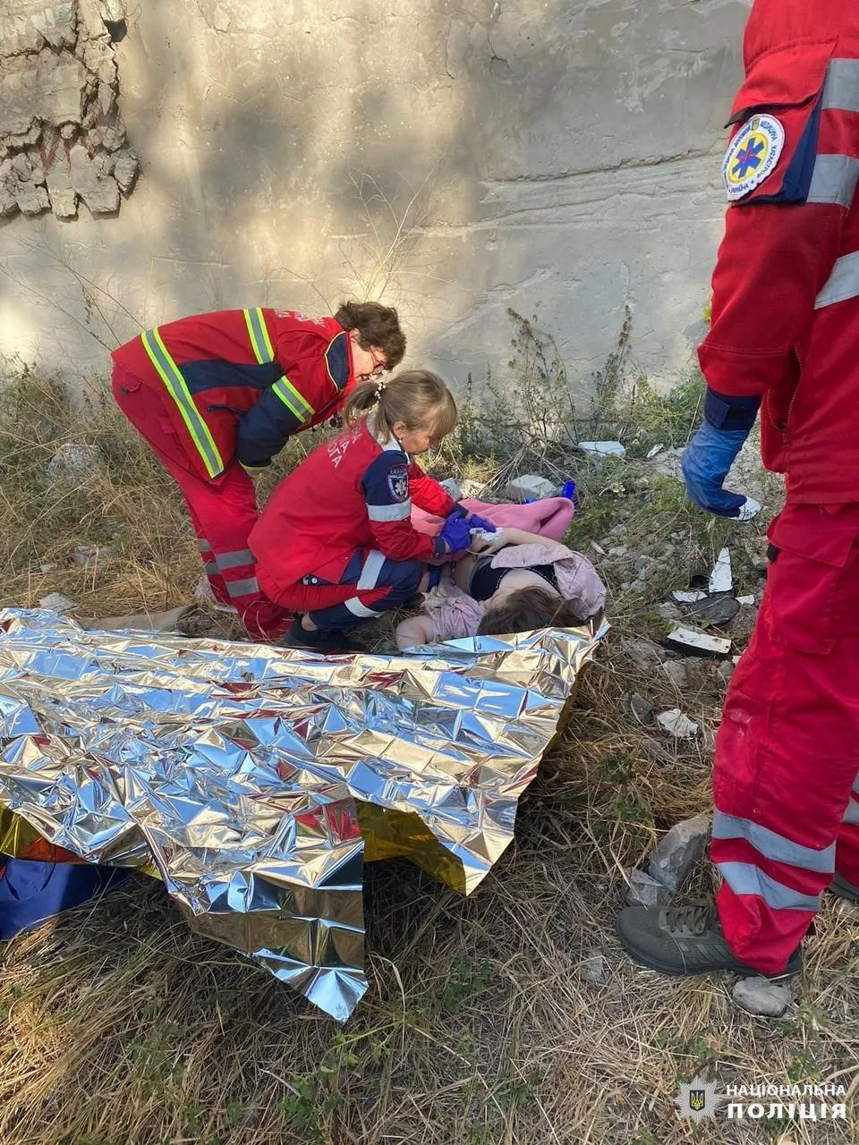 In the Kharkiv region, a 10-year-old girl fell from the third floor of an unfinished building