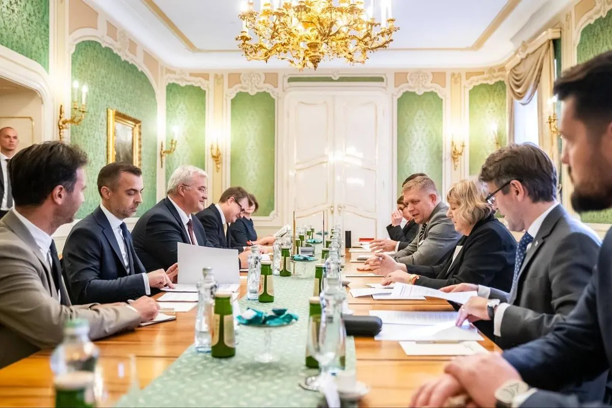 ukraines-foreign-minister-met-with-the-prime-minister-of-slovakia-they-discussed-the-development-of-relations-in-the-spirit-of-good-neighborliness