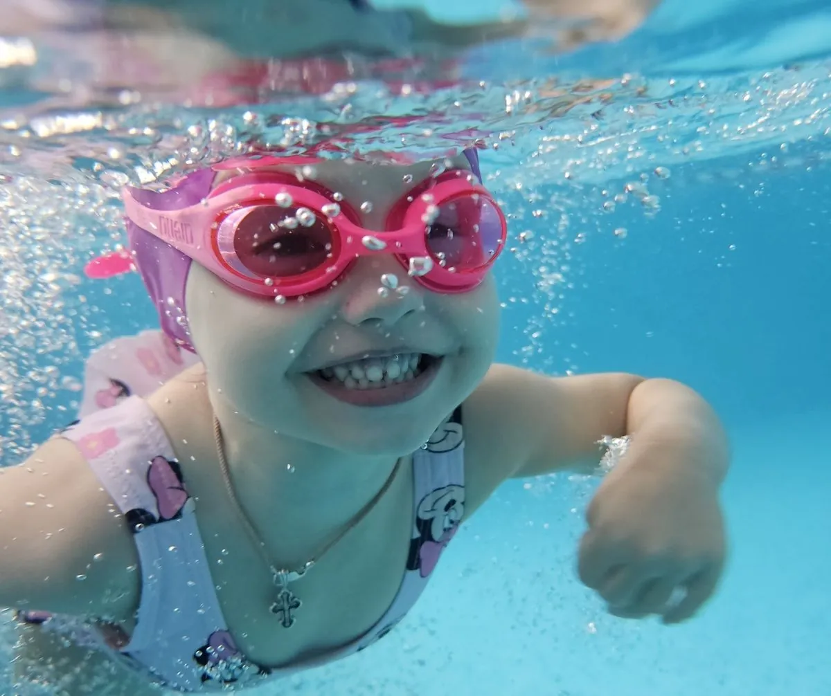 Two-year-old Anya Yakymchuk sets Ukrainian swimming record