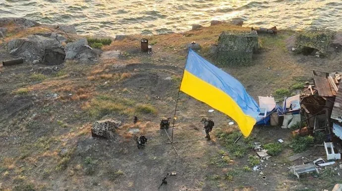 A real outpost in the Black Sea: border guards showed what Zmeinyi Island looks like today