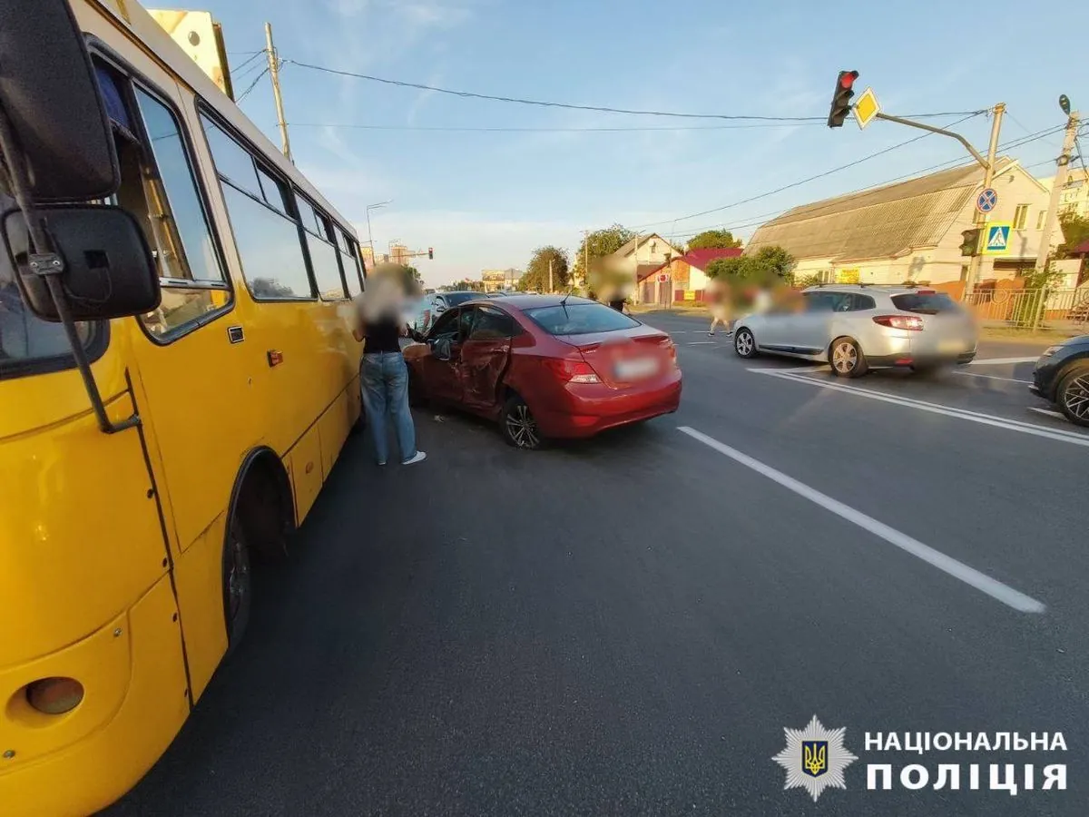 У Броварах водійка Opel спричинила ДТП з трьома автомобілями