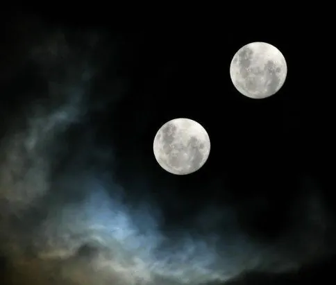 Two moons will temporarily orbit the Earth