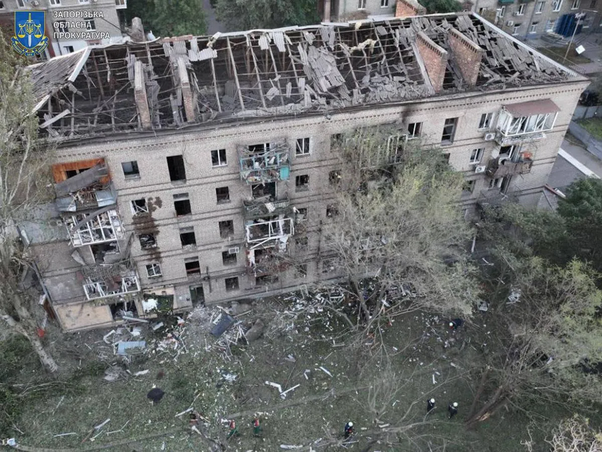 17 people injured in russian airstrikes on Zaporizhzhia and its suburbs: the aftermath