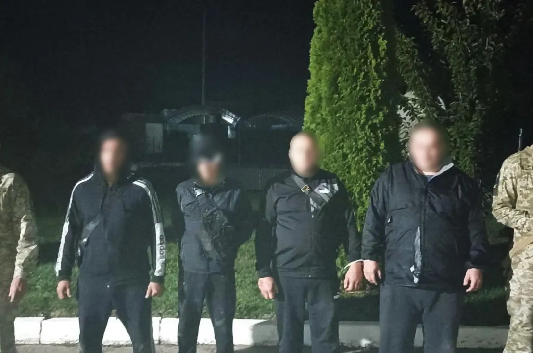 four-men-on-a-rubber-boat-were-going-to-cross-the-tisza-they-were-detained