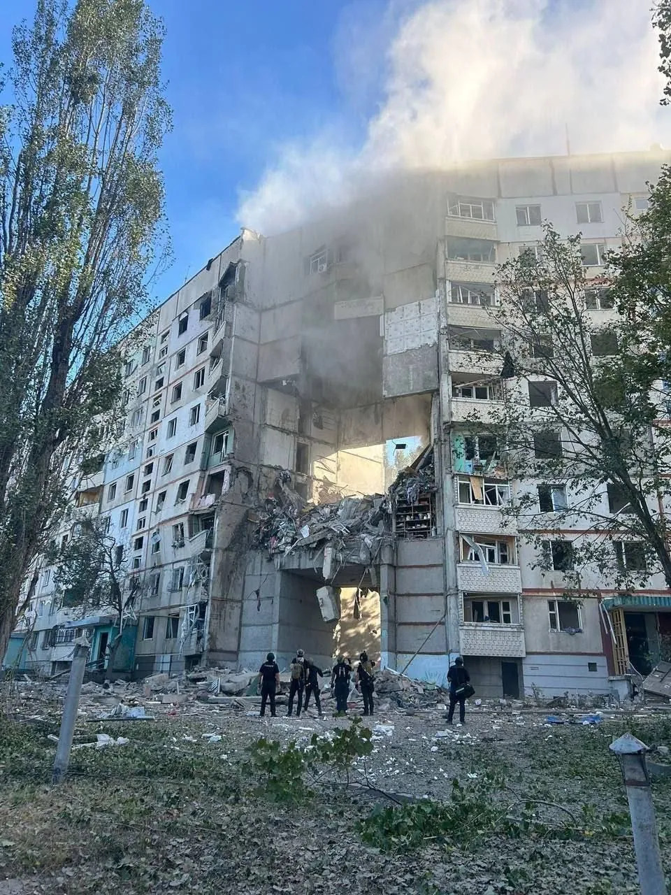 The attack of the Russian Federation on the Kyiv district of Kharkiv: the mayor announced 13 victims, including one dead