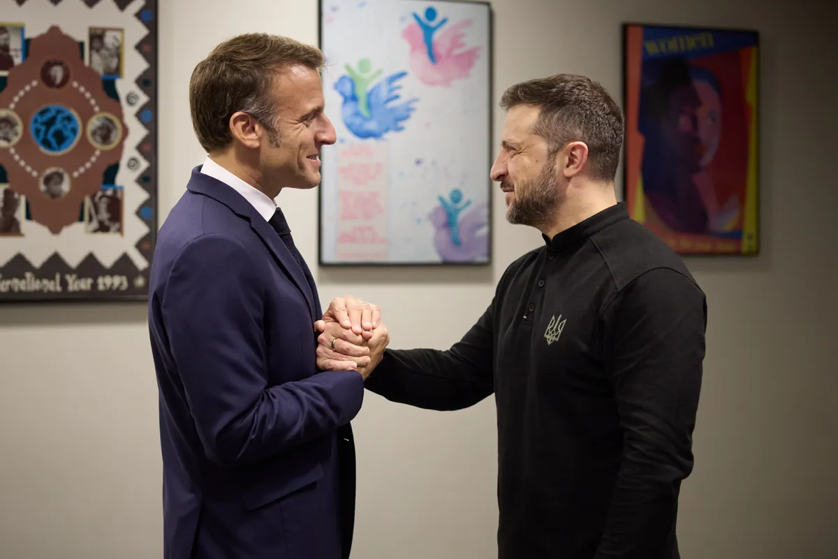 Zelenskyy discusses strengthening air defense and training of Ukrainian Armed Forces at meeting with Macron