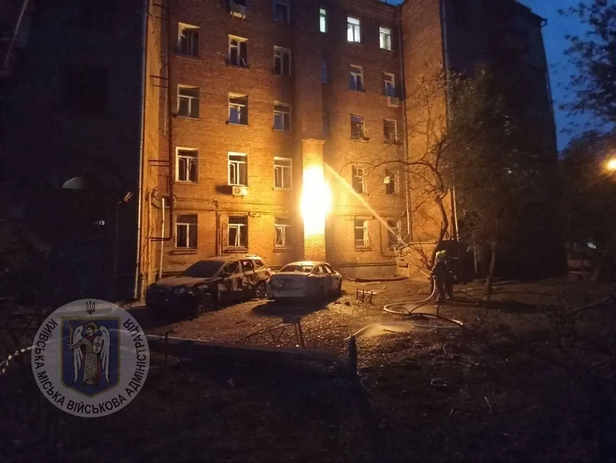 in-kyiv-a-residential-building-caught-fire-and-a-gas-pipe-was-depressurized-due-to-a-uav-attack