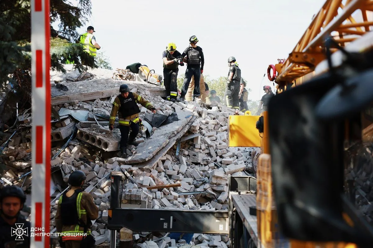 Russian strike on Kryvyi Rih: search for a person under the rubble continues