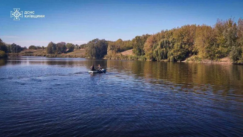 na-kyivshchyni-z-vodoimy-vyluchyly-tilo-potopelnytsi