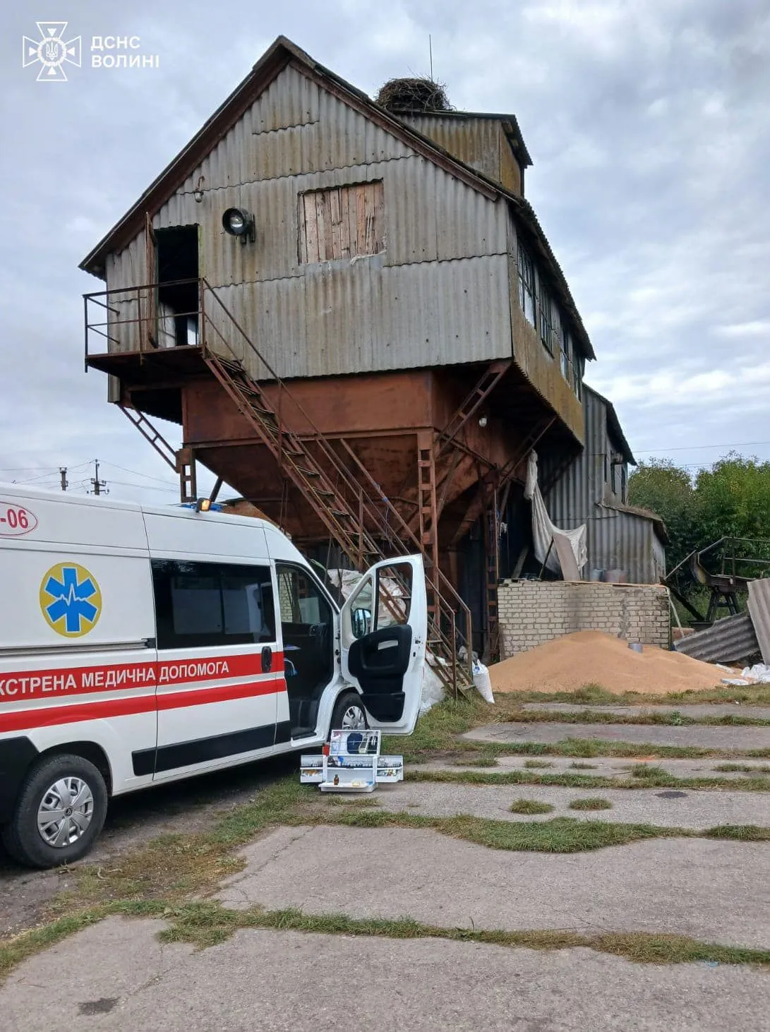 A child died in Volyn after falling into a granary