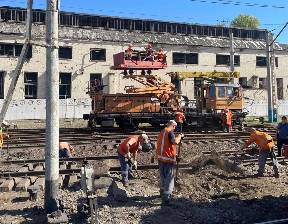 В Запорожье восстановлено движение поездов после вражеских ударов