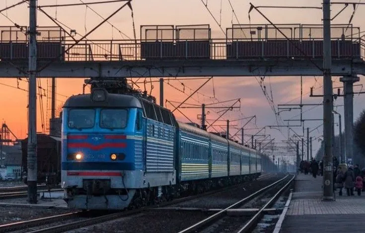 train-traffic-is-blocked-in-mykolaiv-region-due-to-enemy-shelling-ukrzaliznytsia