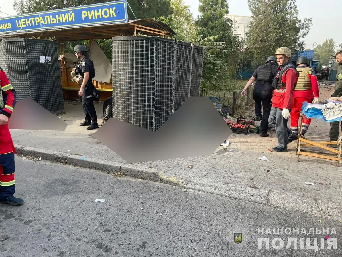 Russian attack on Kherson city center: patrol police show video after the attack