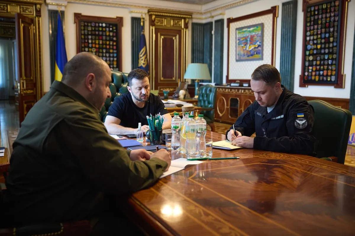 Zelenskyy listens to report of Chief of the GUR Budanov on Russia's plans for the end of the year