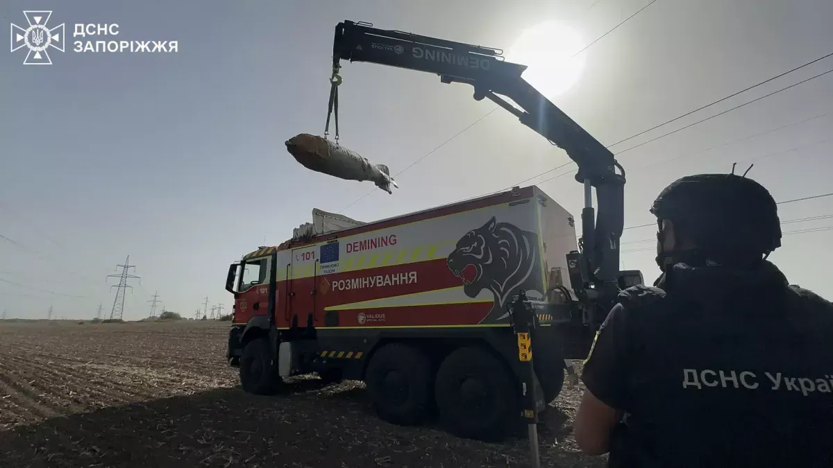 Farmer finds 500-kilogram FAB bomb in field in Zaporizhzhia region