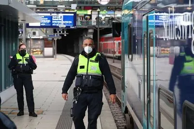 Hamburg railroad tracks closed due to suspected dangerous virus