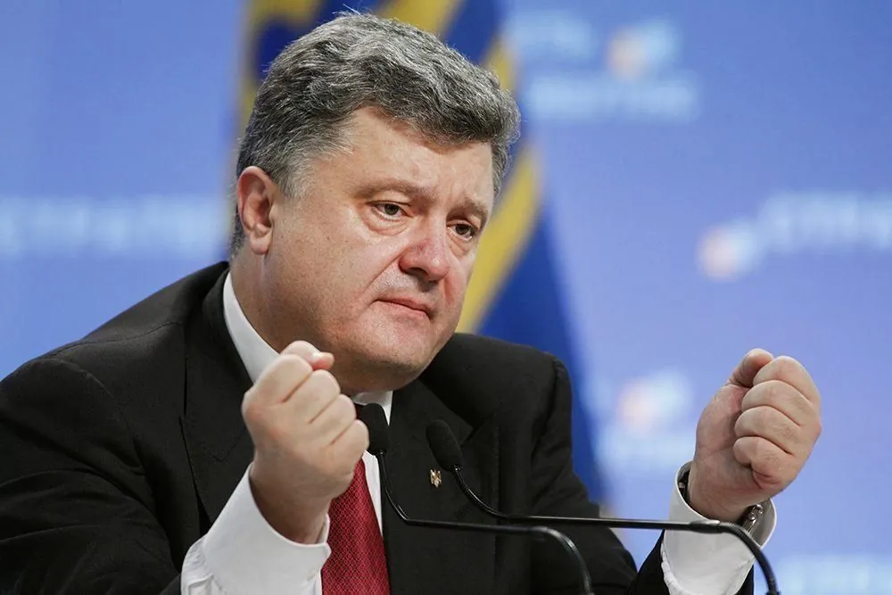 expert-poroshenko-and-his-team-promised-to-be-at-the-front-but-in-the-midst-of-the-war-his-deputy-buys-luxury-housing-on-the-islands