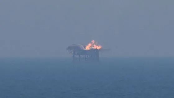 Border guards show exclusive footage of battles for gas production towers near Zmiinyi