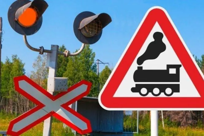 Railroad track damaged in Kharkiv region as a result of Russian strike: electric trains will not run temporarily