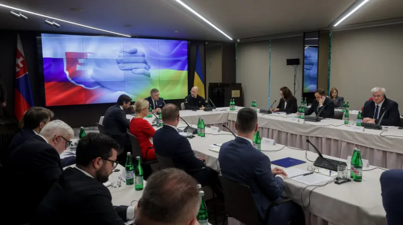 ukraina-i-slovakiya-gotovyat-sovmestnie-proekti-v-energetike-transporte-i-infrastrukture-shmigal