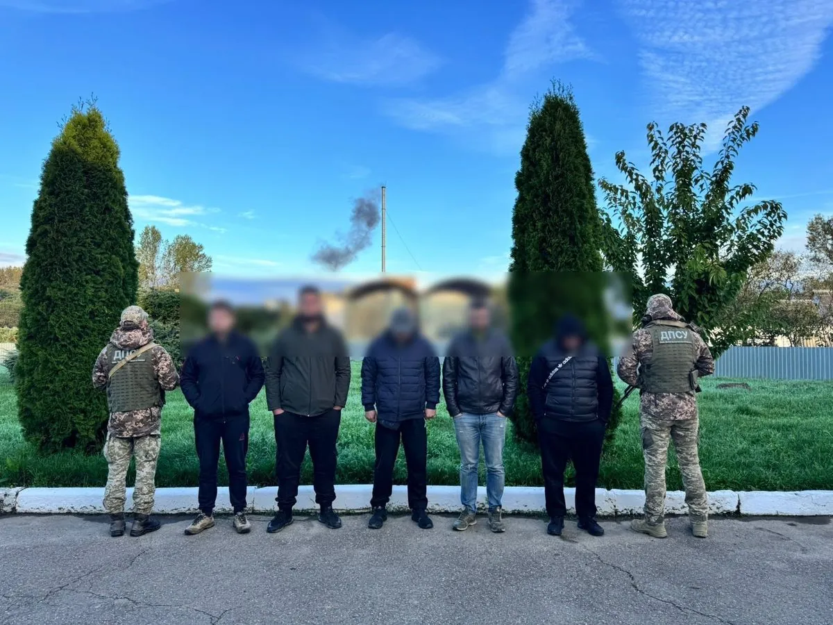 На Закарпатті затримали ухилянтів, які вже кілька разів намагалися перетнути кордон На Закарпатті затримали ухилянтів, які вже кілька разів намагалися перетнути кордон