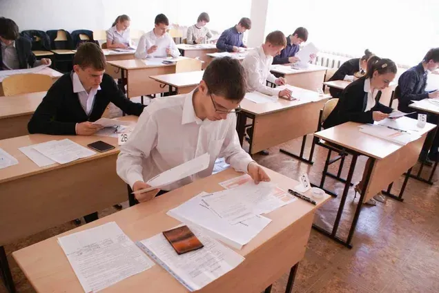 a-large-number-of-students-in-grades-10-11-especially-boys-go-abroad-lisovyi