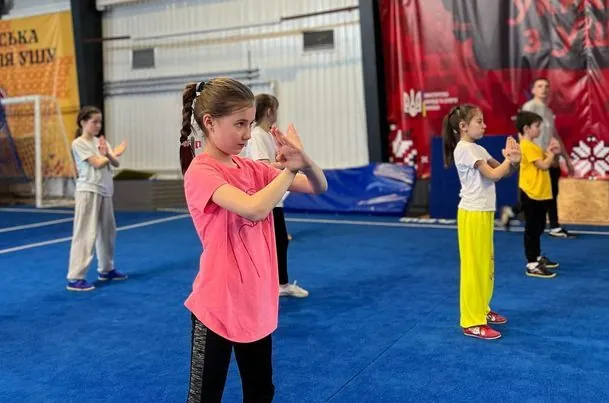 Children's sports in Ukraine during the war: in which communities do they pay significant attention to the physical development of boys and girls