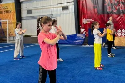 Children's sports in Ukraine during the war: in which communities do they pay significant attention to the physical development of boys and girls