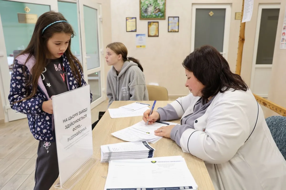 okhmatdyt-doctors-examine-children-from-borodyanka