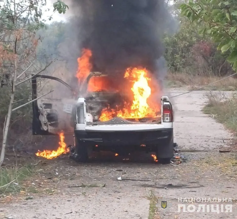 the-shelling-lasted-for-about-two-hours-occupants-attacked-explosives-experts-in-dnipropetrovsk-region-the-official-car-burned-down