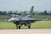 Уряд Румунії схвалив положення про умови навчання українців на F-16