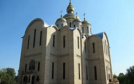 despite-the-fight-and-controversy-a-service-in-ukrainian-was-held-in-st-michaels-cathedral-in-cherkasy