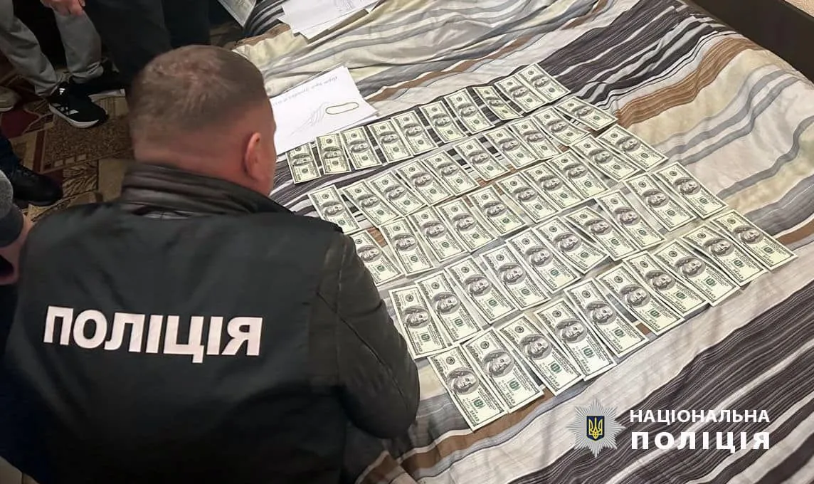 За понад 200 тисяч гривень обіцяв повпливати на ТЦК: на Хмельниччині підозру отримав організатор "схеми" ухилення від служби 