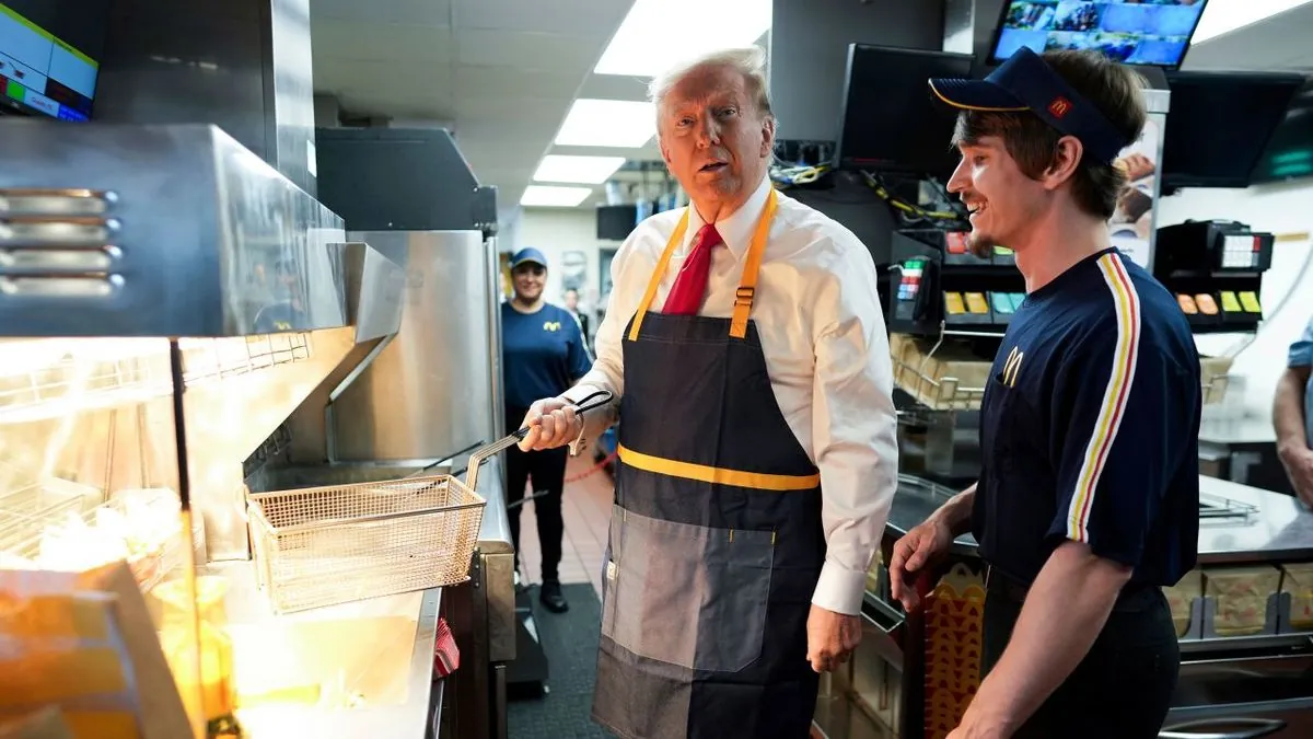 election-campaign-trump-tries-on-the-role-of-a-mcdonalds-cook