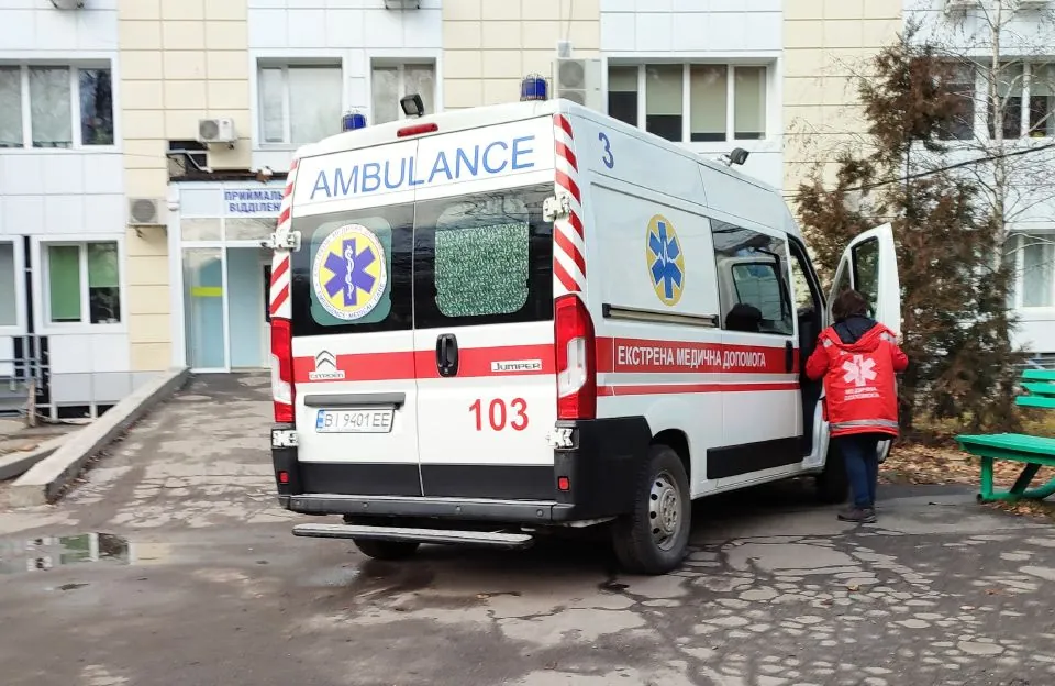 in-kherson-the-occupants-attacked-an-ambulance-crew-from-a-drone-there-are-wounded