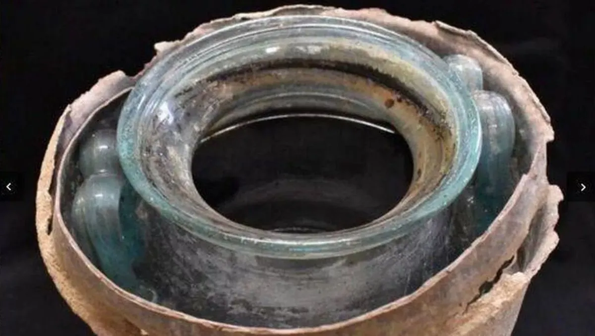 Archaeologists find the oldest bottle of wine in the world: the discovery stunned them