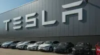 Tesla testuje usługę taksówki robota: Musk obiecał jej uruchomienie w przyszłym roku